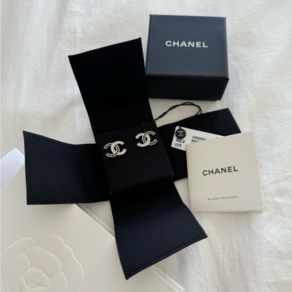 Channel Classic CC Earrings